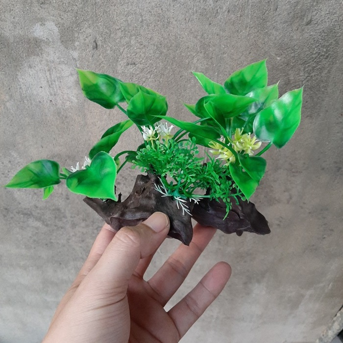 Artificial Aquarium Plant with Rock Base – Green Leaf Decoration